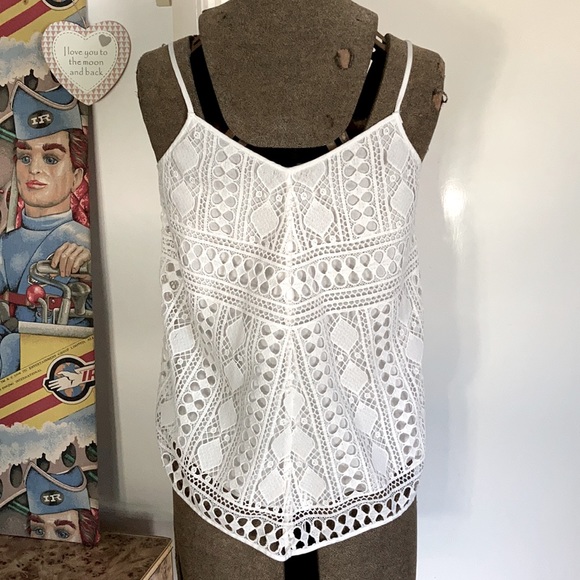 COUNTRY ROAD cotton lace Top - Picture 3 of 4